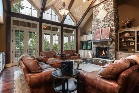 Вилла Mountain House Гатлинбург Экстерьер фото